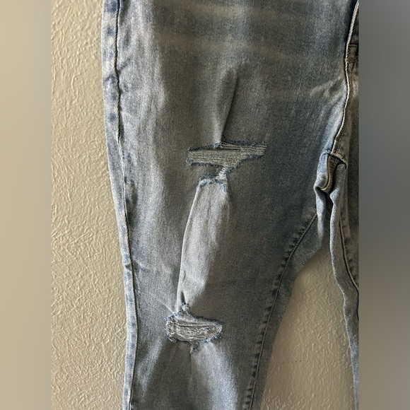 Maurice’s high-rise distressed light wash jegging. Size 20. - Picture 2 of 5
